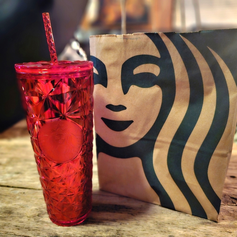 *New/Never Used* Starbucks 2023 Red Faceted Textured Mirror Design 24oz Tumbler